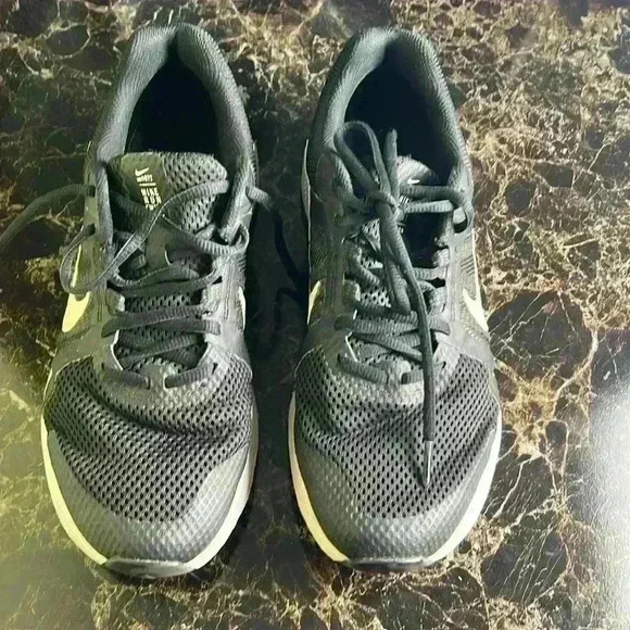 Women’s Nike running , walking, Gym, Athletic shoes - Picture 2 of 5